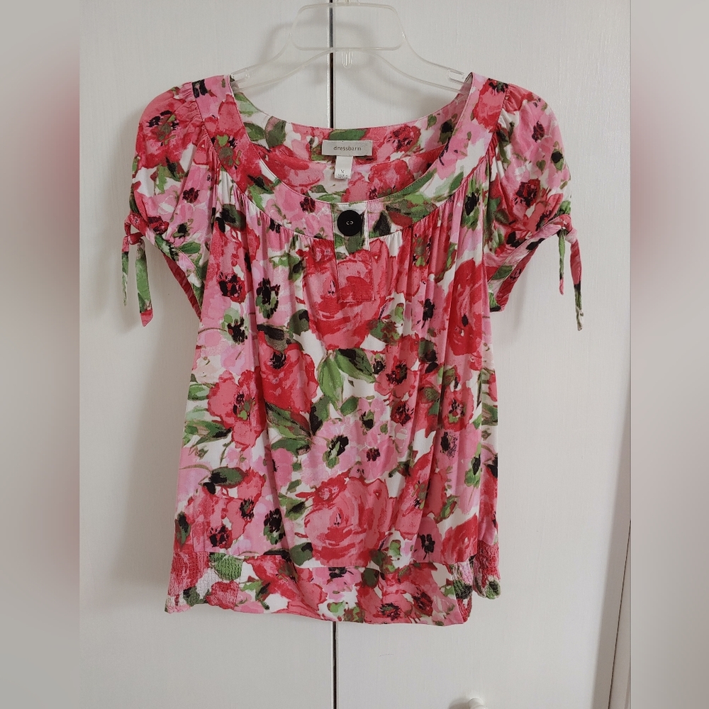 Dressbarn Pink Floral Top with Short Sleeves - Size Medium